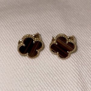 van cleef & arpels earrings.